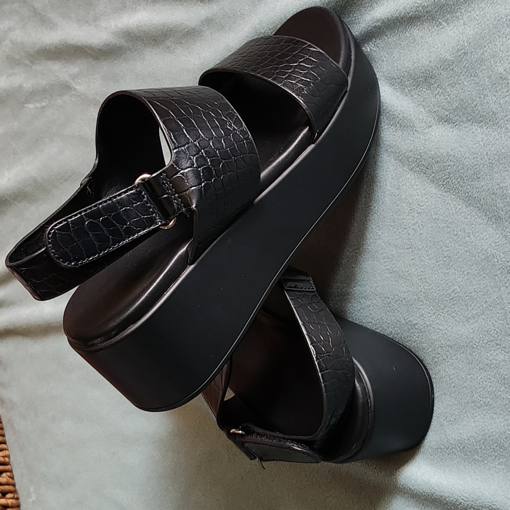 Aldo Black Sandals Modern Comfort